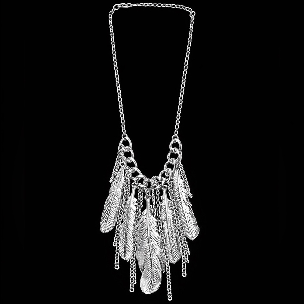 Silver toned Feather Pendant Necklace with extender clasp